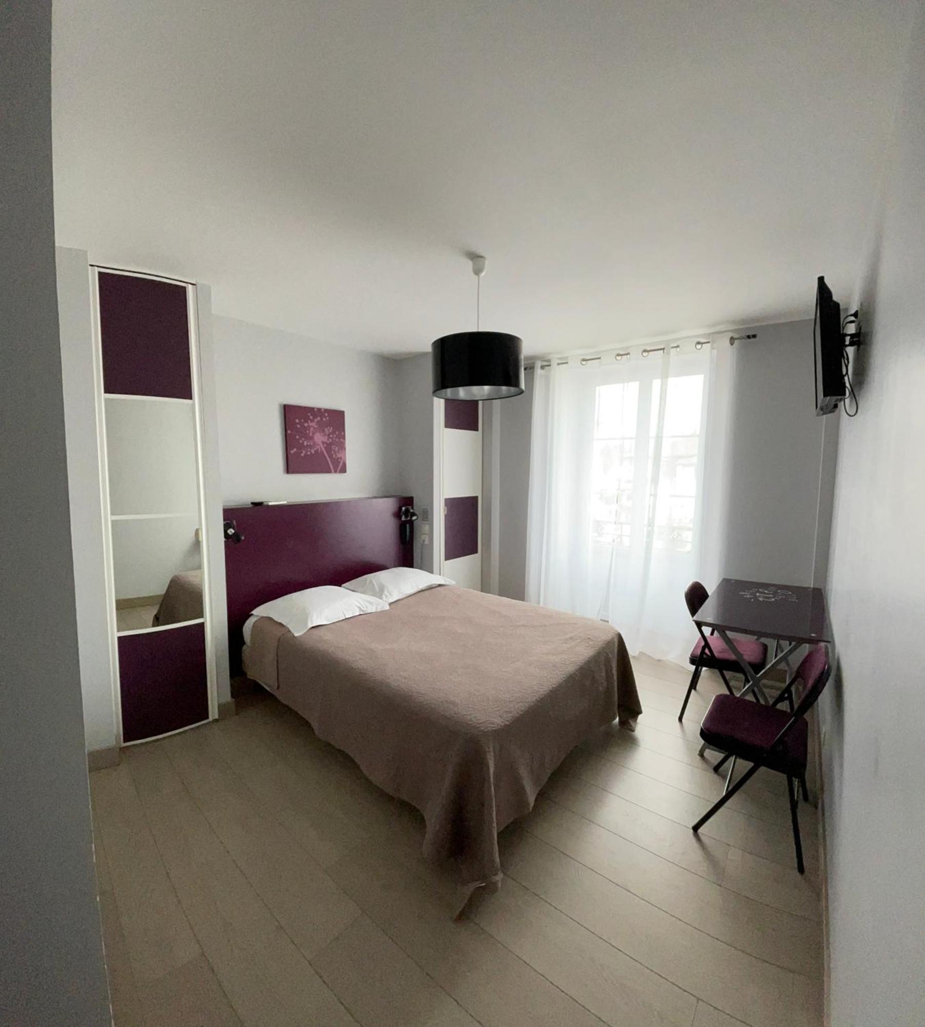 Hotel Mendy Saint-Jean-le-Vieux  Экстерьер фото